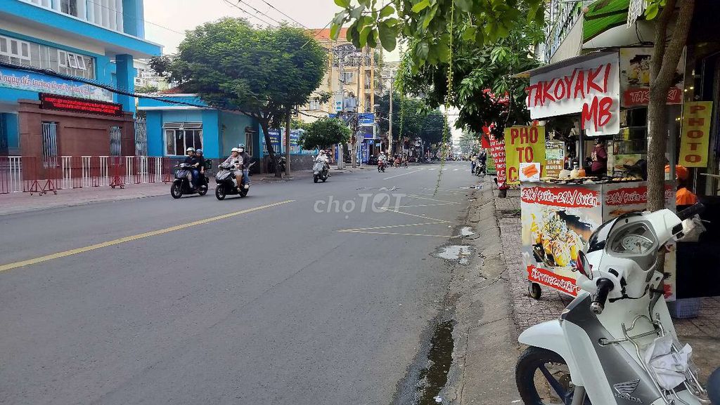 Cho thuê nhà mặc tiền Kinh Doanh 4 lầu ( đối diện trường học ). Cho thuê văn phòng, mặt bằng kinh doanh tại Quận Tân Bình Tp Hồ Chí Minh được đăng bởi tống văn giang hình 3