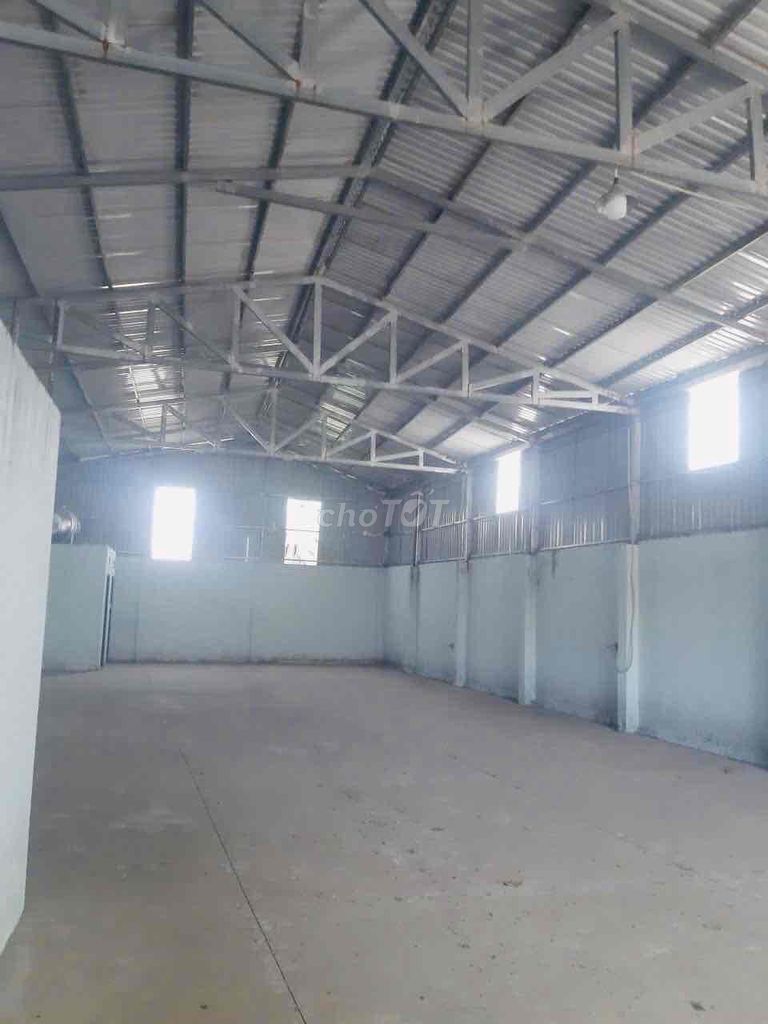 KHO MỚI KENG #330m gần NGÃ TƯ HOC MON