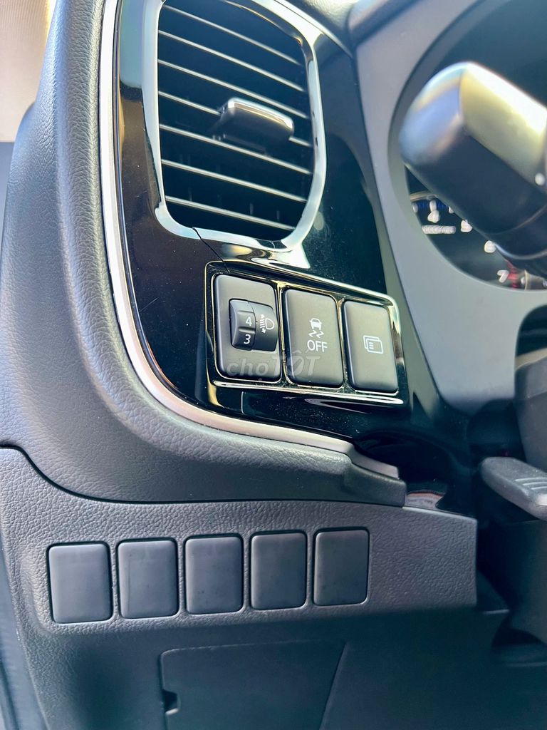 Mitsu Outlander 2020 2.0 CVT - 22,000 km Đẹp Keng. Mua bán Ô tô tại Quận Tân Phú Tp Hồ Chí Minh được đăng bởi Nguyên Xe Tốt OFFICIAL MALL hình 8
