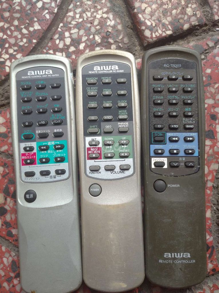 3 cái remote máy dàn AIWA