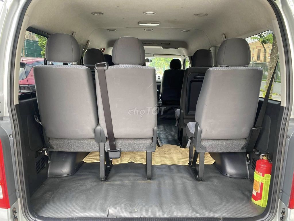 Toyota Hiace Super Wagon 10 chỗ 2012 zin đẹp. Mua bán Ô tô tại Quận 12 Tp Hồ Chí Minh được đăng bởi Thu Hà hình 5