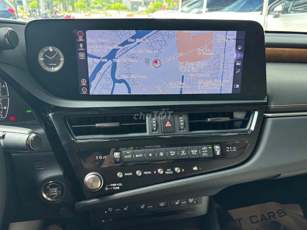 Lexus ES250 - 28000 km. Mua bán Ô tô tại Quận 8 Tp Hồ Chí Minh được đăng bởi Cửa hàng ô tô cũ TRUST CARS hình 9