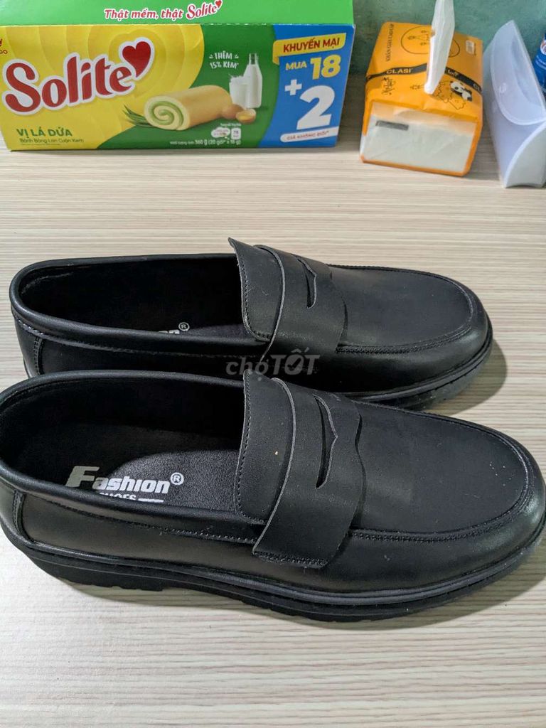 Giày lười nam màu đen size 40 mới. Mua bán Giày dép tại Quận Hà Đông Hà Nội được đăng bởi Minh Vu hình 1