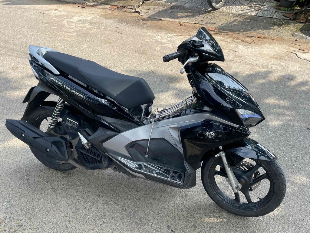 Honda Air Blade 2017 Đen. Mua bán Xe máy tại Quận Cẩm Lệ Đà Nẵng được đăng bởi Toàn Đây  hình 3