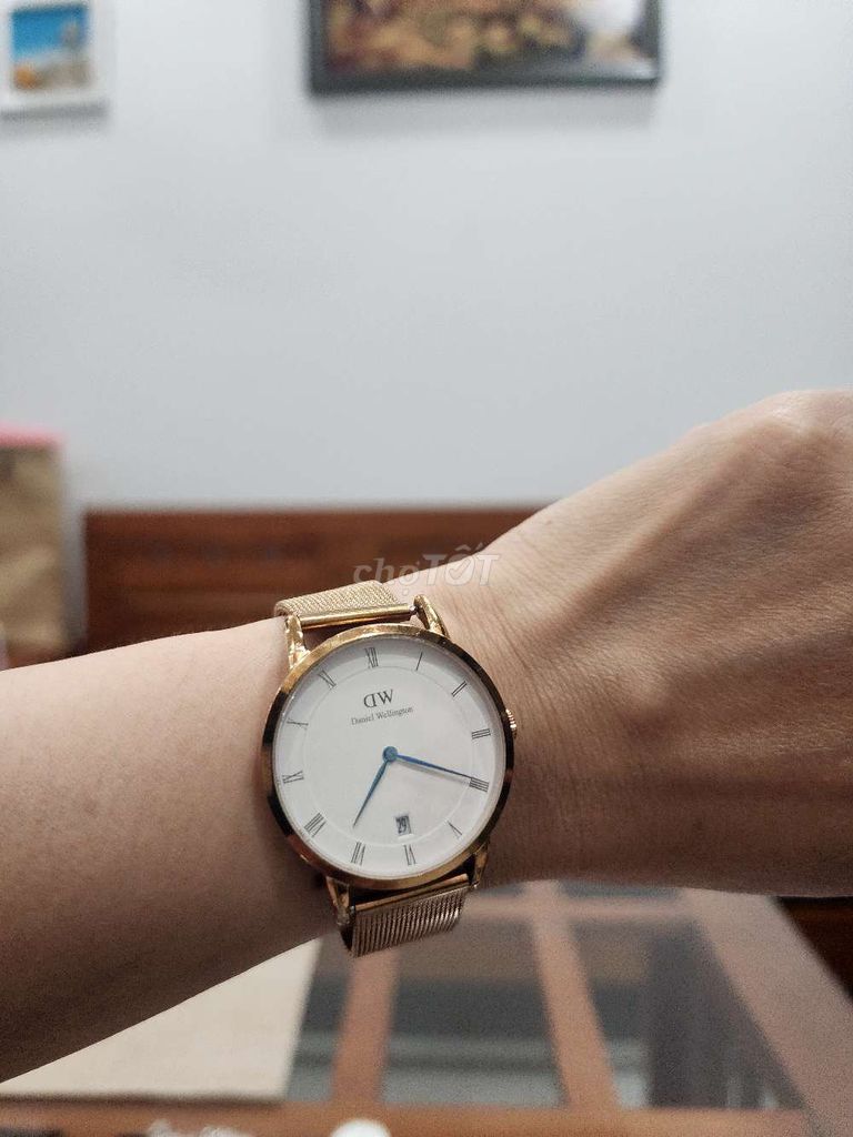 Đồng hồ DW đã qua sử dụng còn hoạt động tốt. Mua bán Đồng hồ tại Thành phố Thủ Đức Tp Hồ Chí Minh được đăng bởi Bụi 2hand  hình 1