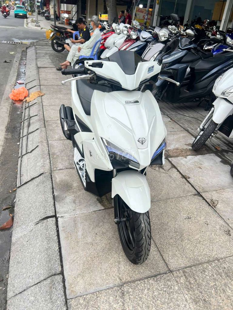 Honda Air Blade 2017 Trắng Đã sử dụng