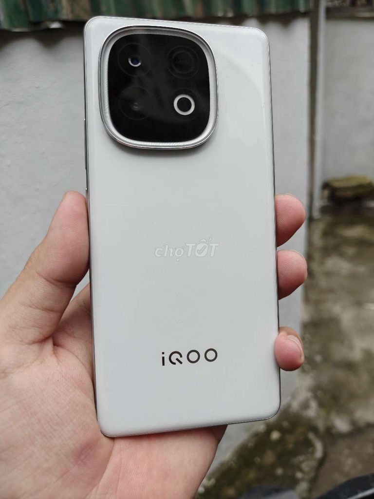 IQOO Z10 Turbo 12GB/256GB Trắng. Mua bán Điện thoại tại Quận Ba Đình Hà Nội được đăng bởi Chẻ na phone giá tốt  hình 1