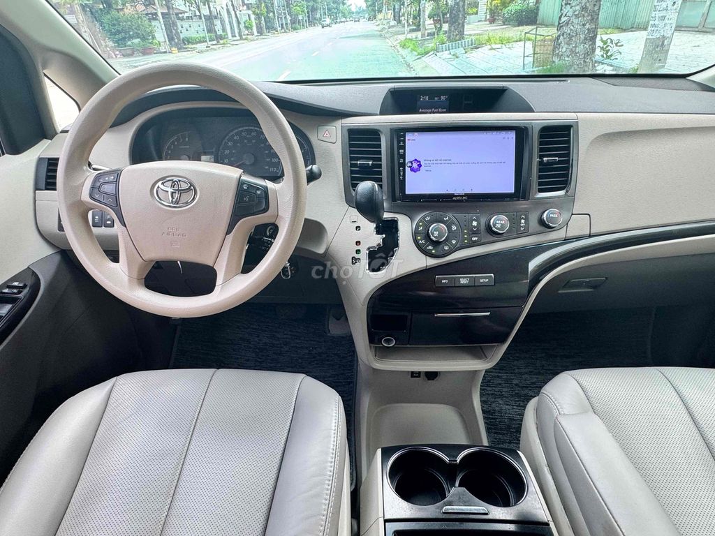 Toyota Sienna 2010 bản LE 2 cửa điện - 80000 km. Mua bán Ô tô tại Quận Bình Tân Tp Hồ Chí Minh được đăng bởi tài hình 10