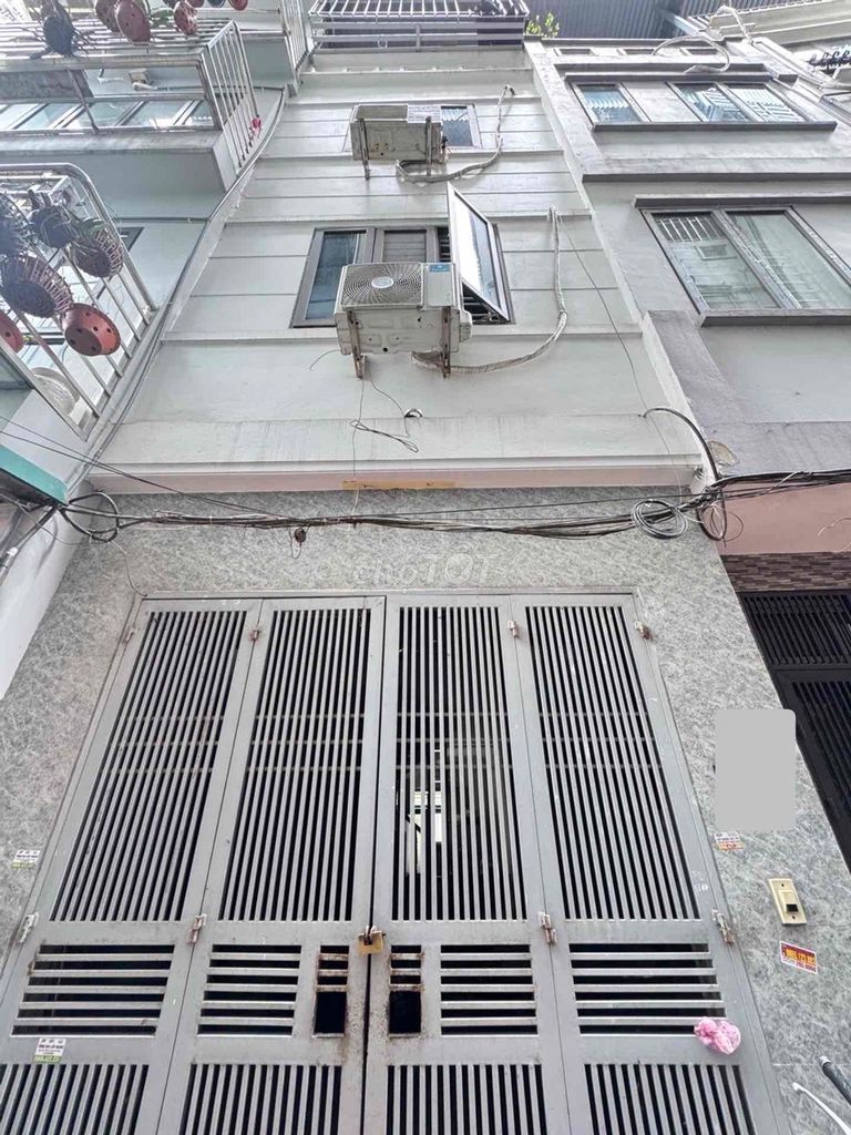 Дом 5 этажей, 18/22 м², переулок Thong Nhat, улица Dai La, красная книга
