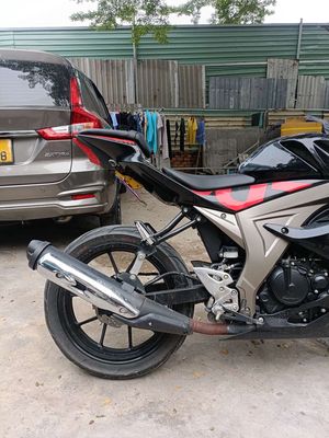 Xe moto côn tay GSX R150 2018 đen xám mới 95 %