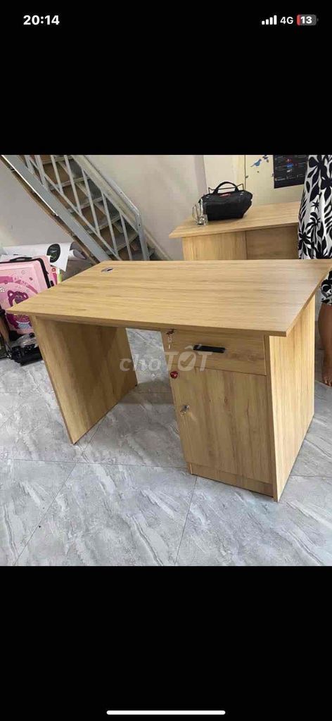 Bàn làm việc gỗ công nghiệp Vàng gỗ Hiện đại. Mua bán Đồ dùng văn phòng tại Quận Bình Tân Tp Hồ Chí Minh được đăng bởi Treui Nhật hình 1