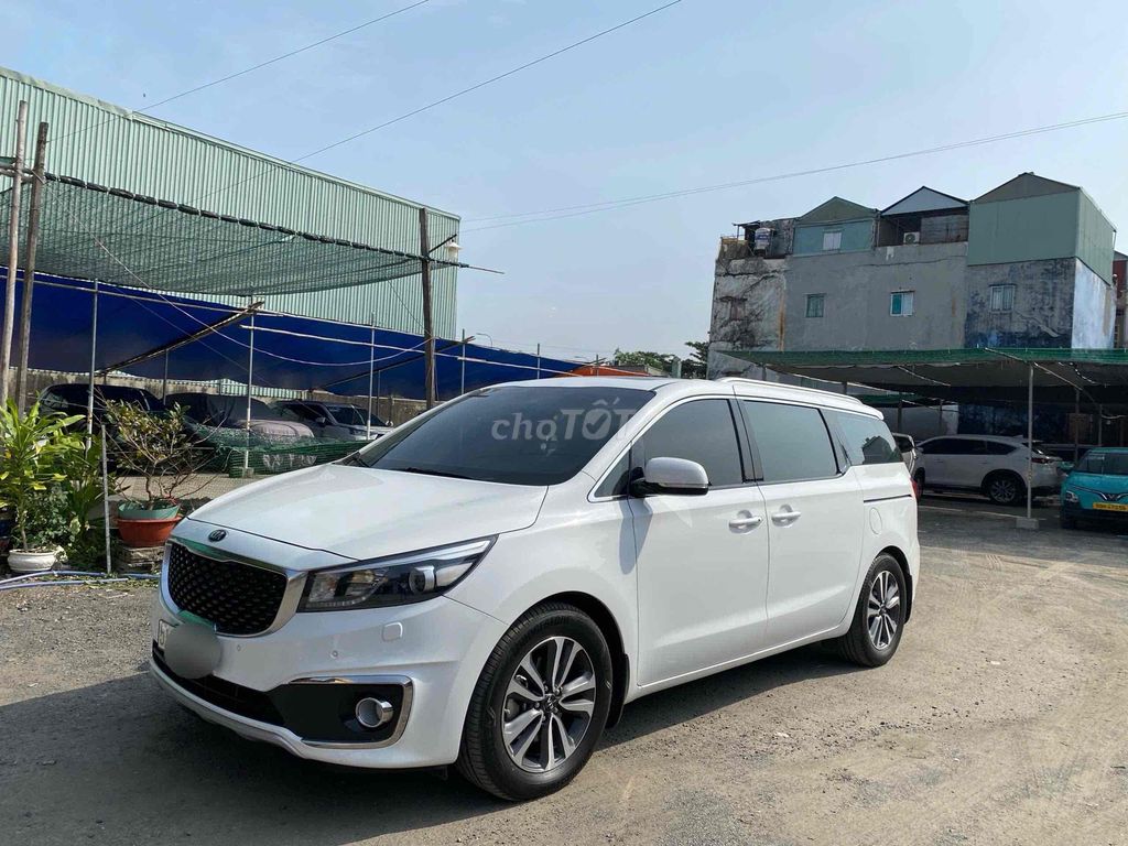 Kia Sedona 2018 2.2 DATH - 99000 km