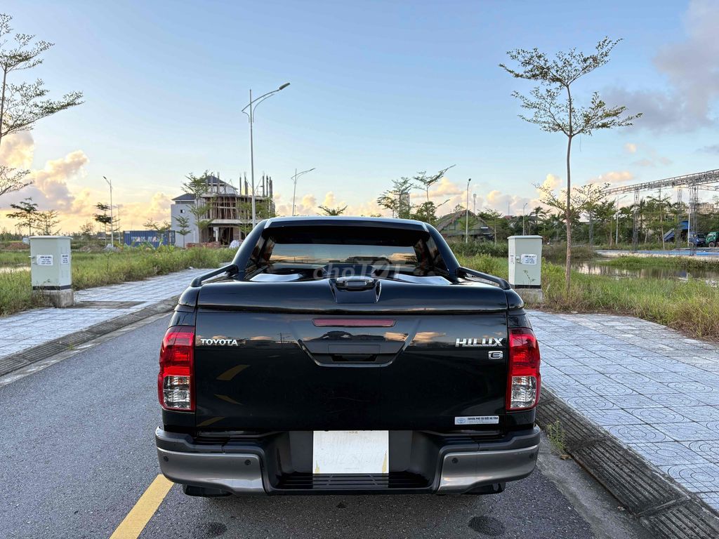 Toyota Hilux 2021 2.4E 4x2 AT - 75000 km. Mua bán Ô tô tại Thành phố Hà Tĩnh Hà Tĩnh được đăng bởi Vĩnh Trung hình 5