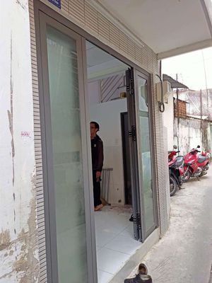bán nhà hẻm thông cách mạng tháng 8 Tân Bình giáo quận 3, giá 1.9 Tỷ. Mua bán nhà ở tại Quận Tân Bình Tp Hồ Chí Minh được đăng bởi Lê Thị Ngọc Hà