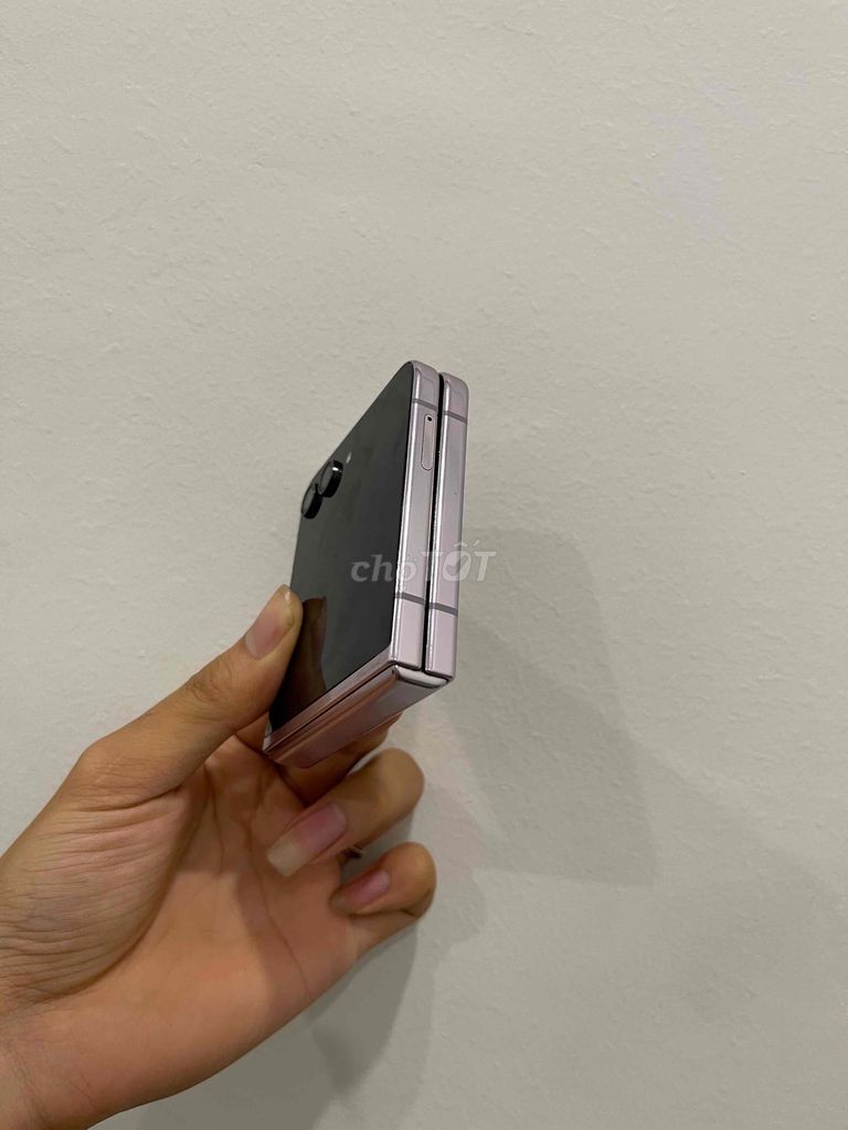 Samsung Z Flip 5 256GB Tím Nguyên zin. Mua bán Điện thoại tại Quận Hà Đông Hà Nội được đăng bởi Phan Hai hình 1