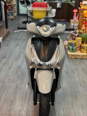 Sh 125 2014 xám xi măng đẹp keng nợ xấu đưa 11tr5. Mua bán Xe máy tại Quận Thanh Khê Đà Nẵng được đăng bởi Nguyễn Hải