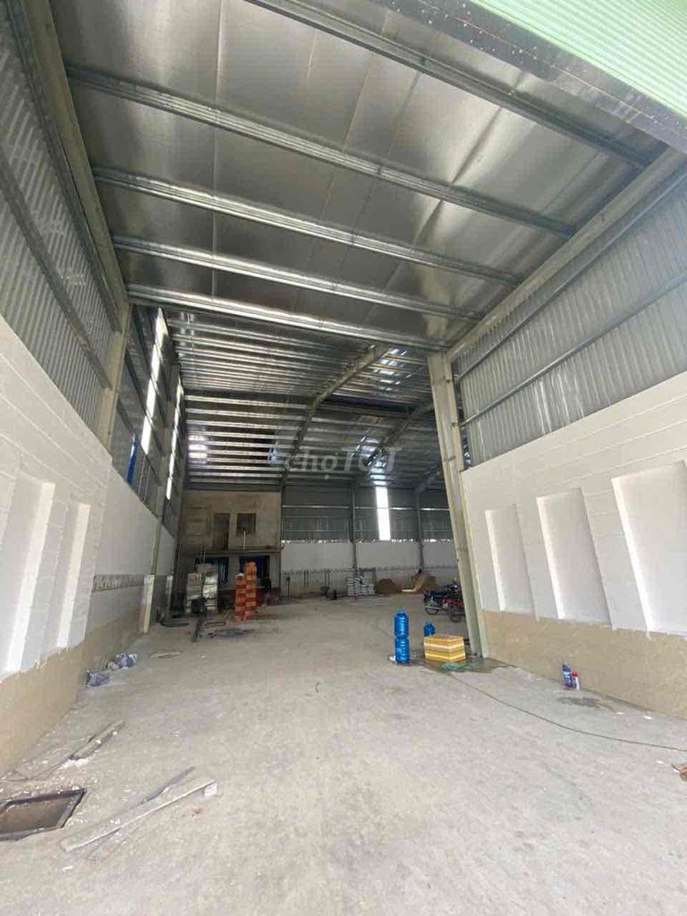 Kho xưởng 1200m2 đức hoà thượng long an gần tỉnh lộ 823D