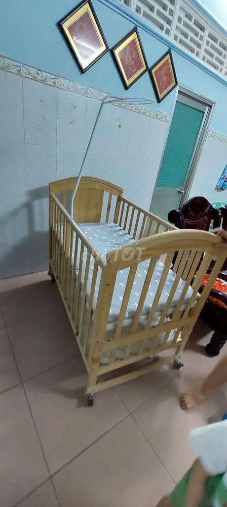 Nôi cũi gỗ vàng nhạt trẻ em. Mua bán Mẹ và bé tại Huyện Châu Thành Bến Tre được đăng bởi Huỳnh Nga hình 1
