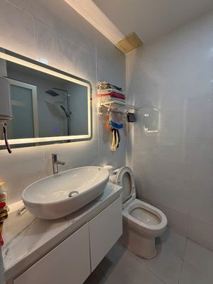 Cho Thuê CHCC Oriental Plaza, Giá 14tr, 3PN, 2WC, 104m2.