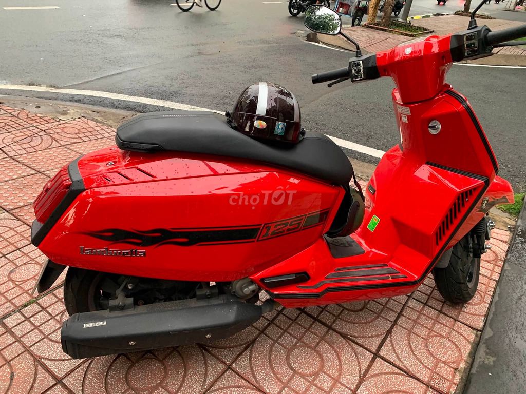 Красный Lambretta X125, пробег 2000 км