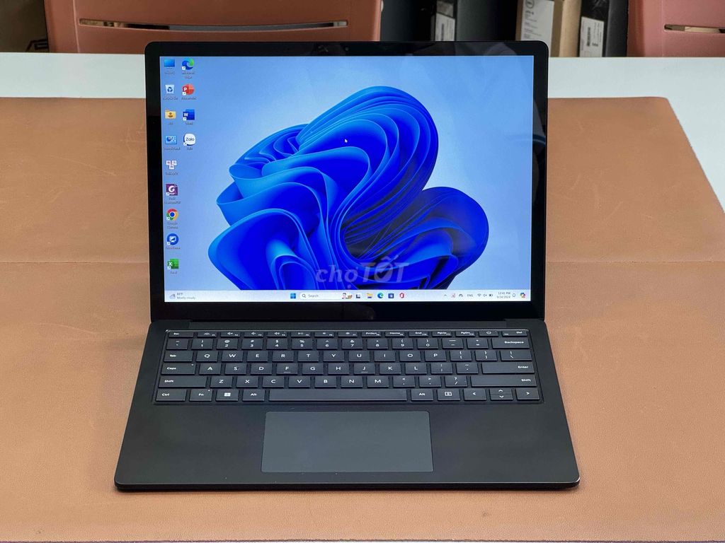 Surface Laptop 4 Core i5/ Ram 16GB sang trọng