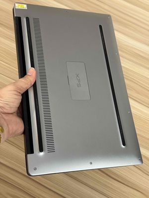Laptop Dell XPS 9350  - Core : i7 - 7500U  , 2,7 g
