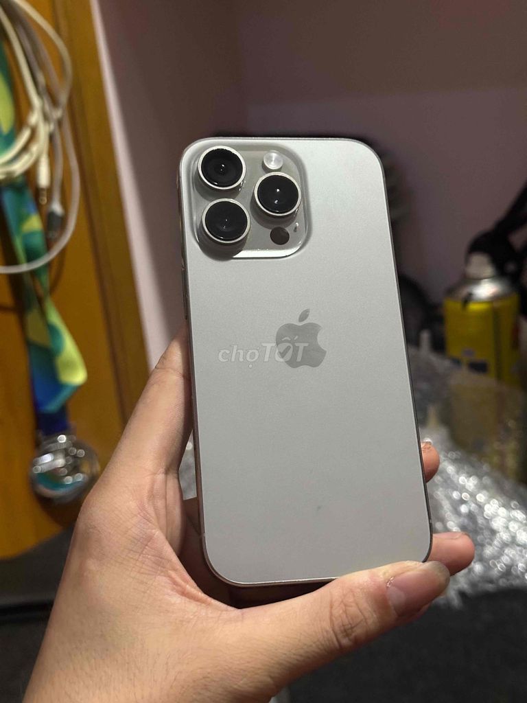 Apple iPhone 16 Pro 256GB Bạc màn oled. Mua bán Điện thoại tại Quận Thanh Xuân Hà Nội được đăng bởi Lê Trọng hình 1