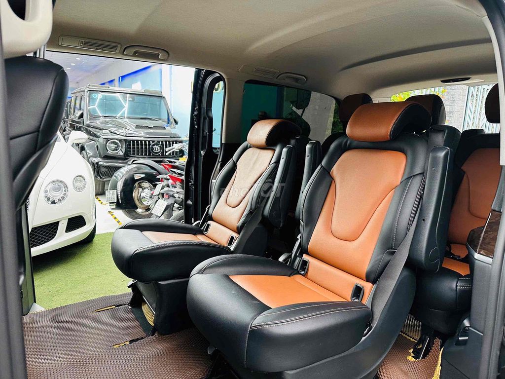 Mercedes-Benz V250 2018 Đen. Mua bán Ô tô tại Quận 8 Tp Hồ Chí Minh được đăng bởi Hồng Phúc hình 3