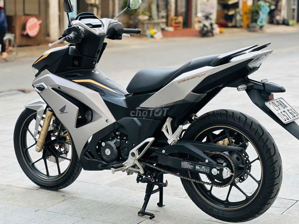 HONDA WINNER V3 XÁM BẠC CHÍNH CHỦ BIỂN 29. Mua bán Xe máy tại Quận Nam Từ Liêm Hà Nội được đăng bởi KIÊN CƯỜNG hình 5