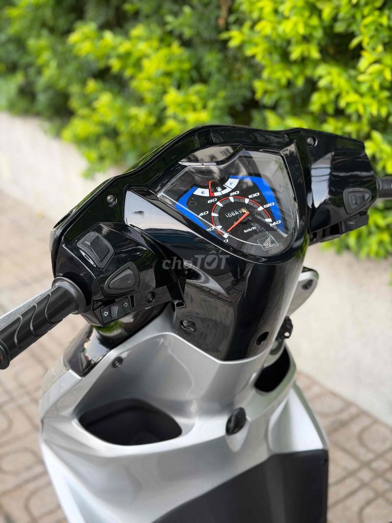 Honda Vision 2012 màu Bạc Porsche mới 80% giá rẻ