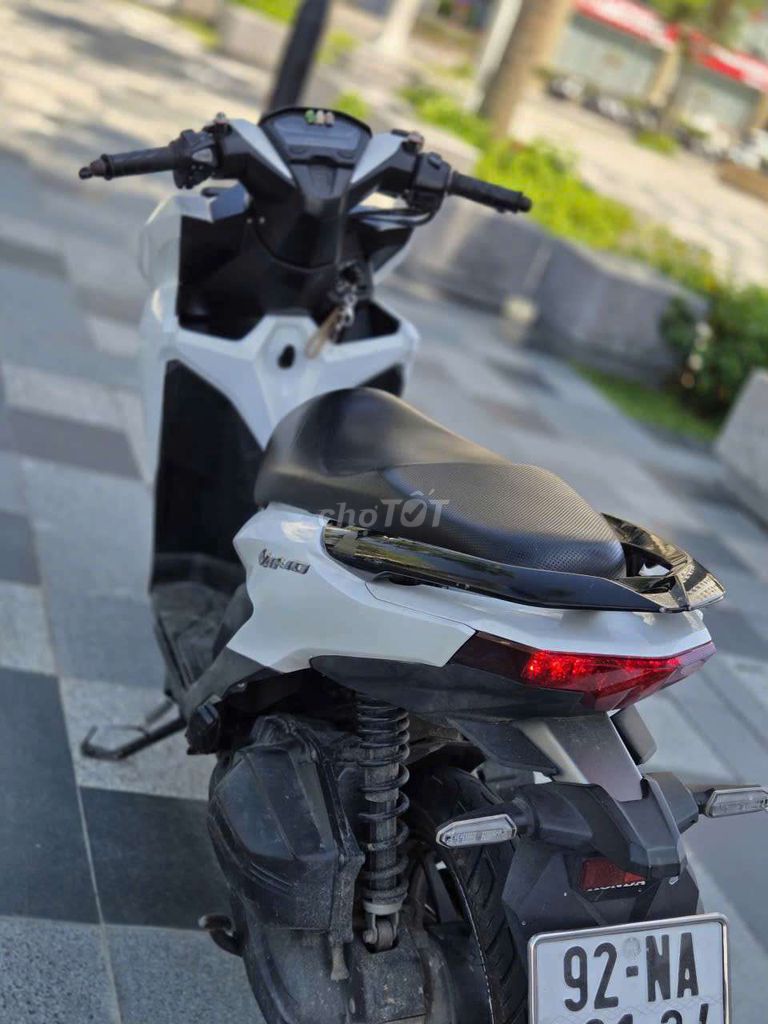 Honda Vario 125 Trắng Tự động. Mua bán Xe máy tại Quận Sơn Trà Đà Nẵng được đăng bởi Huỳnh Bi hình 3