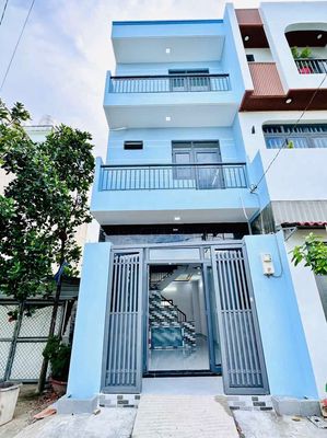 Nhà mới xây, 2 lầu,4pn, giá 4,5 tỷ. Mua bán nhà ở tại Quận 12 Tp Hồ Chí Minh được đăng bởi Thảo
