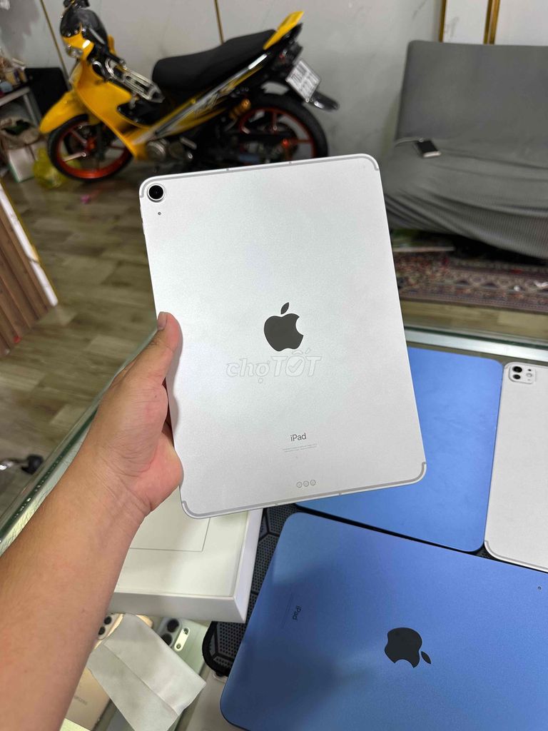 Apple iPad Air 4 WiFi + 4G 64GB Bạc. Mua bán Máy tính bảng tại Thành phố Tây Ninh Tây Ninh được đăng bởi Công Minh Mobile hình 1