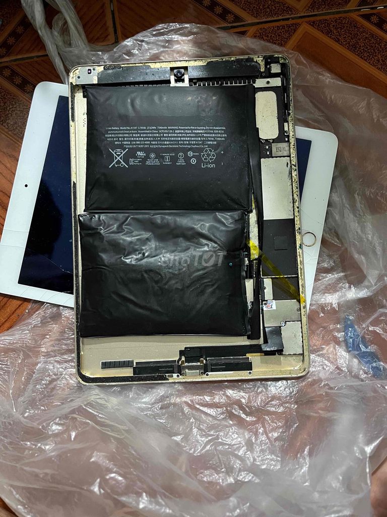 xác Apple iPad Air 2 Vàng Hỏng. Mua bán Máy tính bảng tại Thành phố Thủ Đức Tp Hồ Chí Minh được đăng bởi Pham bang hình 1