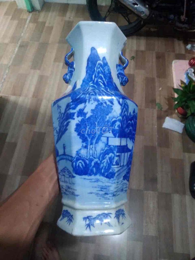 Bình gốm sứ Phong cảnh Trắng xanh. Mua bán Đồ sưu tầm, đồ cổ tại Quận 8 Tp Hồ Chí Minh được đăng bởi Do ve chai  hình 1