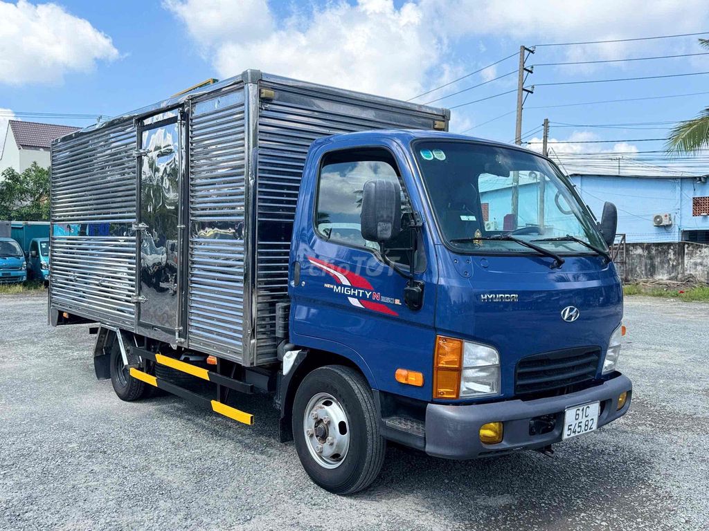 Hyundai N250SL 2.4 Tấn Thùng Kín Sàn Inox Odo 46k. Mua bán Xe tải, xe ben tại Thành phố Thuận An Bình Dương được đăng bởi PHẠM TUÂN XE TẢI CŨ hình 1