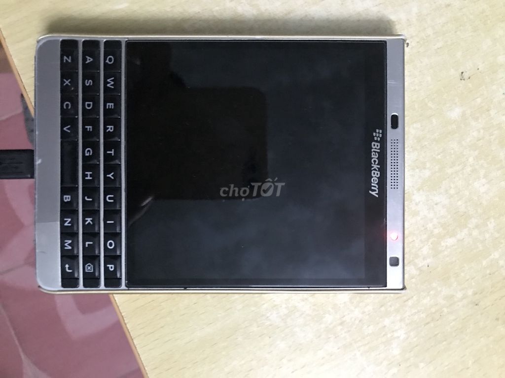 Bán nhanh xác blackberry passport silver