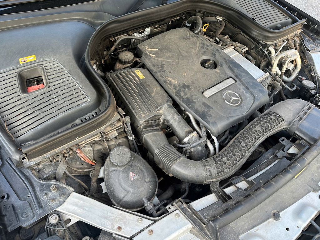 Mercedes Benz GLC 250 4Matic cuối 2016. Xe đẹp Zin. Mua bán Ô tô tại Huyện Sóc Sơn Hà Nội được đăng bởi Salon Auto Đào Hằng hình 6