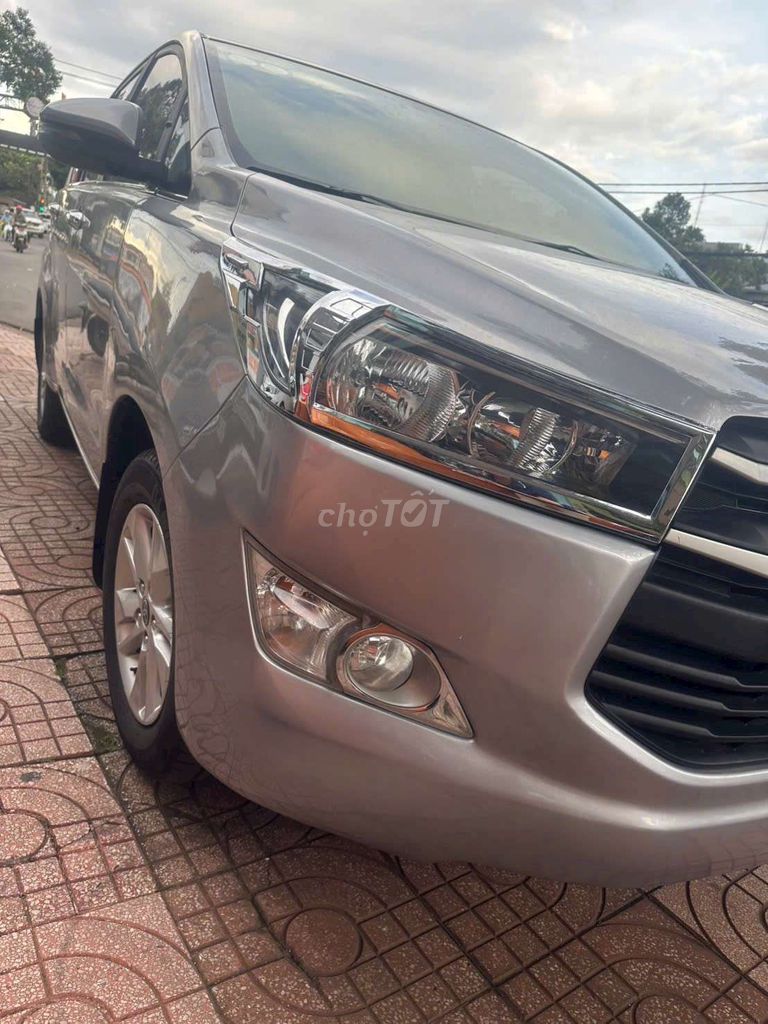 Innova 2019 2.0E - 105000 km. Mua bán Ô tô tại Thành phố Buôn Ma Thuột Đắk Lắk được đăng bởi Thủy Nguyễn hình 3