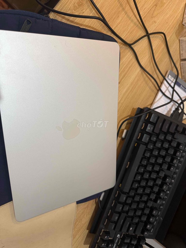 Apple MacBook Air Bạc M4 13inch 2025. Mua bán Laptop tại Quận Tân Bình Tp Hồ Chí Minh được đăng bởi Boo hình 1