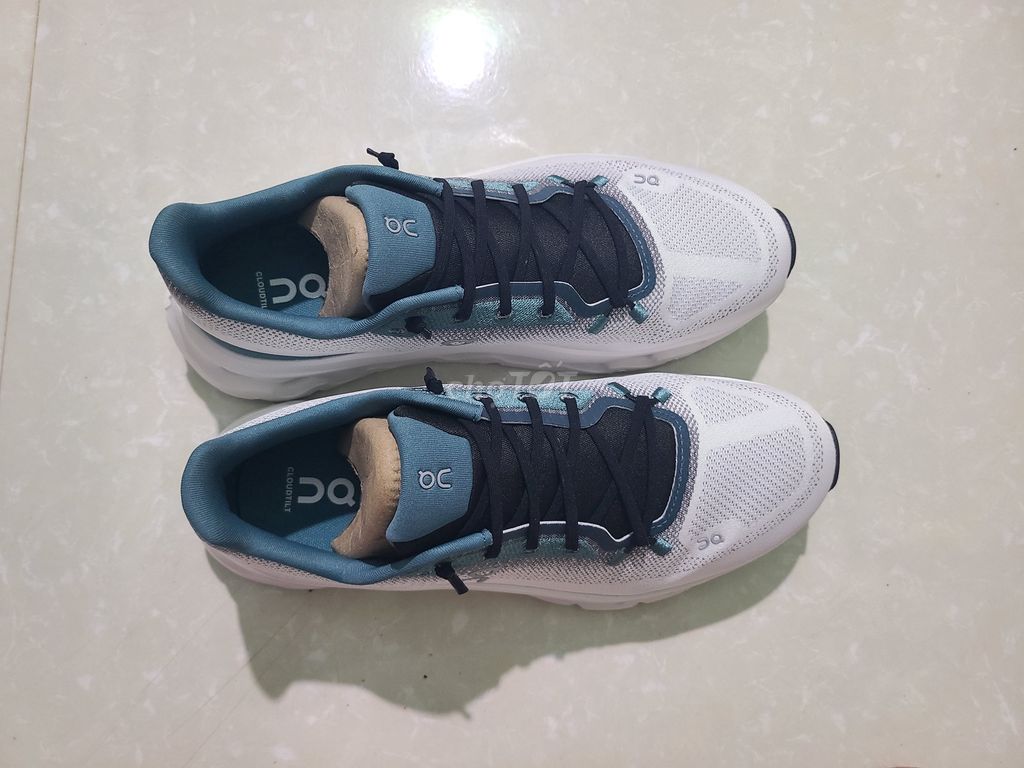 Giày chạy bộ On Cloud Vải dệt. Mua bán Giày dép tại Thành phố Huế Thừa Thiên Huế được đăng bởi thi nguyen hình 1