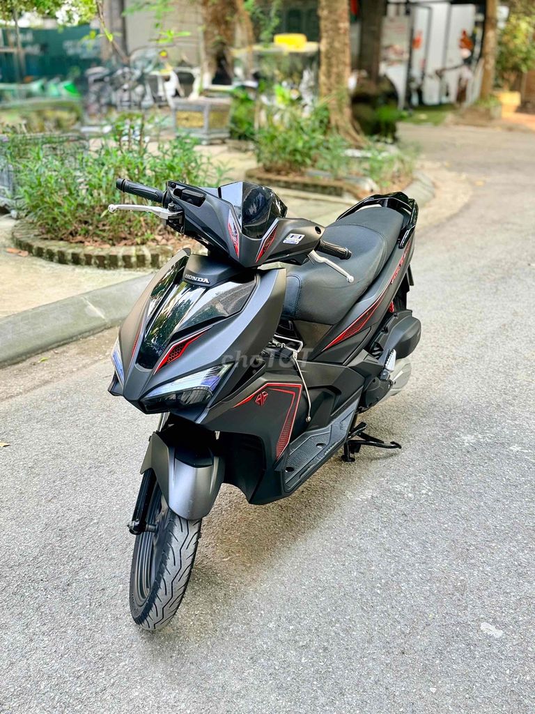 Airblade 125 матовый черный, номера Ханоя