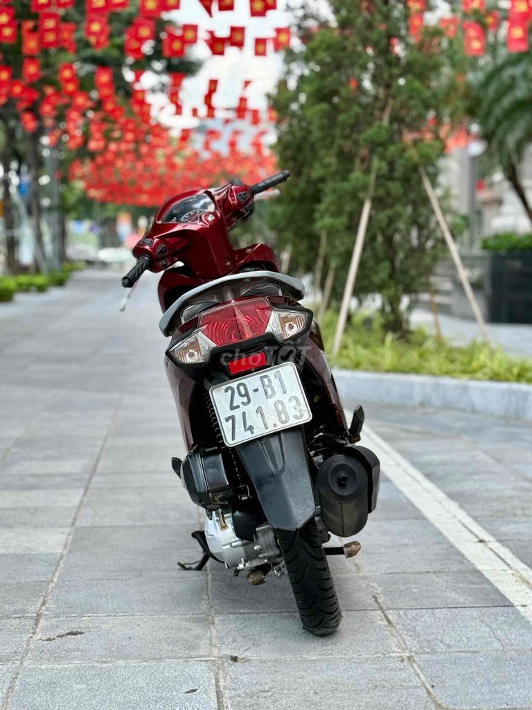 Vision Đỏ Mận sang trọng Đẹp nguyên bản 29B1. Mua bán Xe máy tại Quận Ba Đình Hà Nội được đăng bởi Xe Máy Nam Thi hình 3