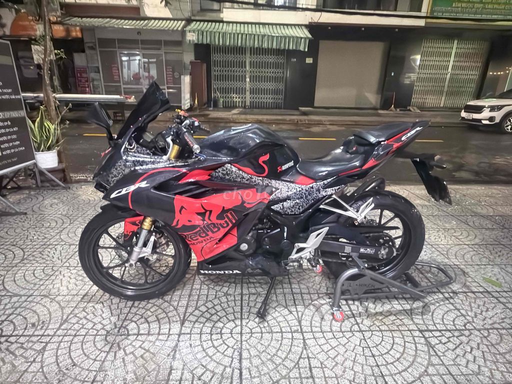 Хонда CBR150R 2022 2 АБС, черный, красный, 46 000 км