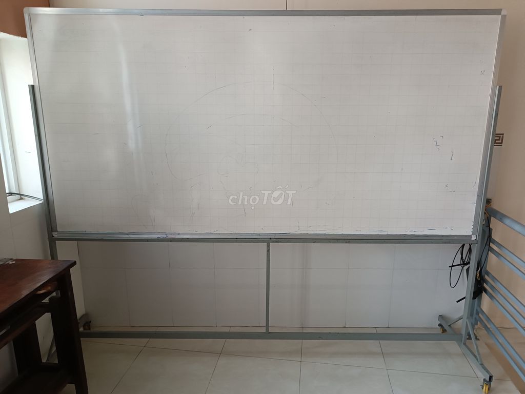 Bán bảng bút lông lớn 2,5m x 1,2m có bánh xe