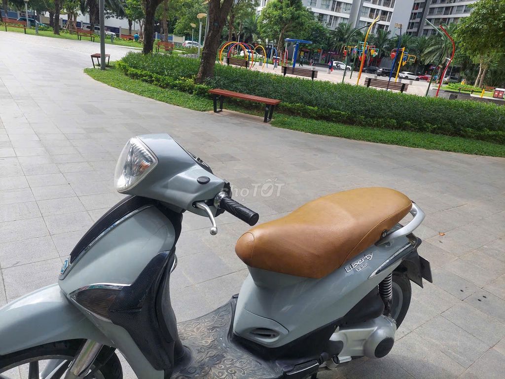 Bán xe Piaggio Liberty ie mâu  xi măng siêu đẹp. Mua bán Xe máy tại Quận Hai Bà Trưng Hà Nội được đăng bởi Nguyễn Thu Lan hình 4