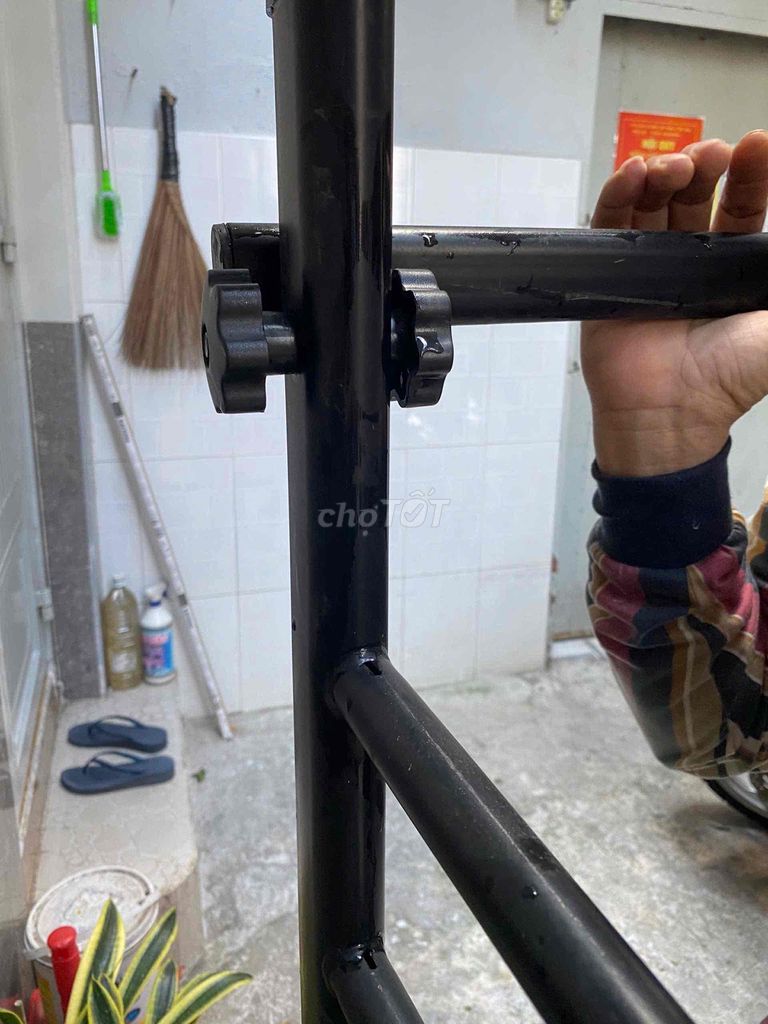 Xà đơn sắt sơn tĩnh điện