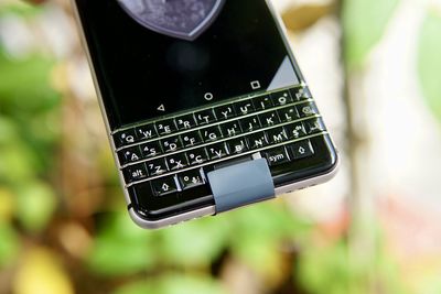[LaoHac Store] Điện Thoại BlackBerry KeyOne New