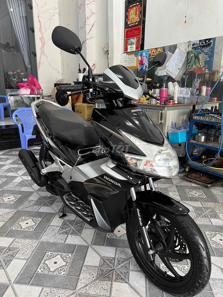 HONDA AIRBLADE FI 2010  TIỀN GIANG. Mua bán Xe máy tại Thành phố Mỹ Tho Tiền Giang được đăng bởi Tran Quoc Hùng hình 3