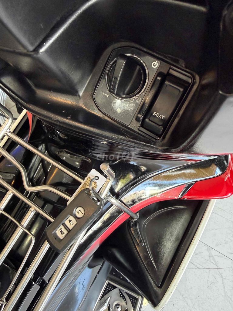 AIR BLADE FI 2011 - Up Thái - Khoá Smakey. BS 68. Mua bán Xe máy tại Thành phố Rạch Giá Kiên Giang được đăng bởi XE MÁY CŨ TÂN 128 hình 2